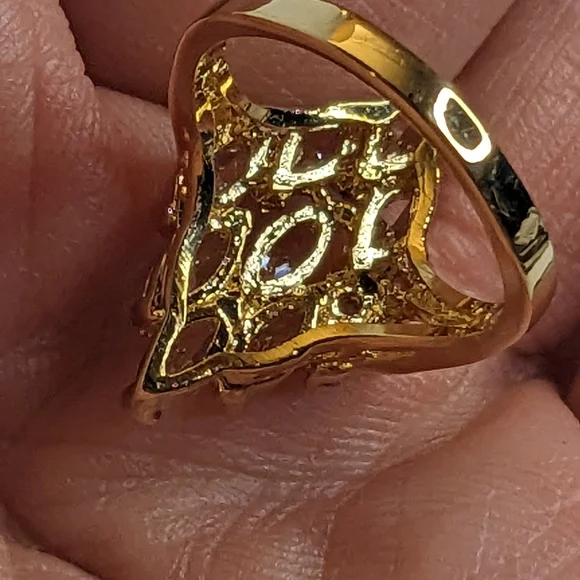 NWOT Gold Plated Swarovski Crystal Elements Ring β Size 6 - Picture 4 of 7